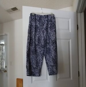 Women's navy and white Capri pants